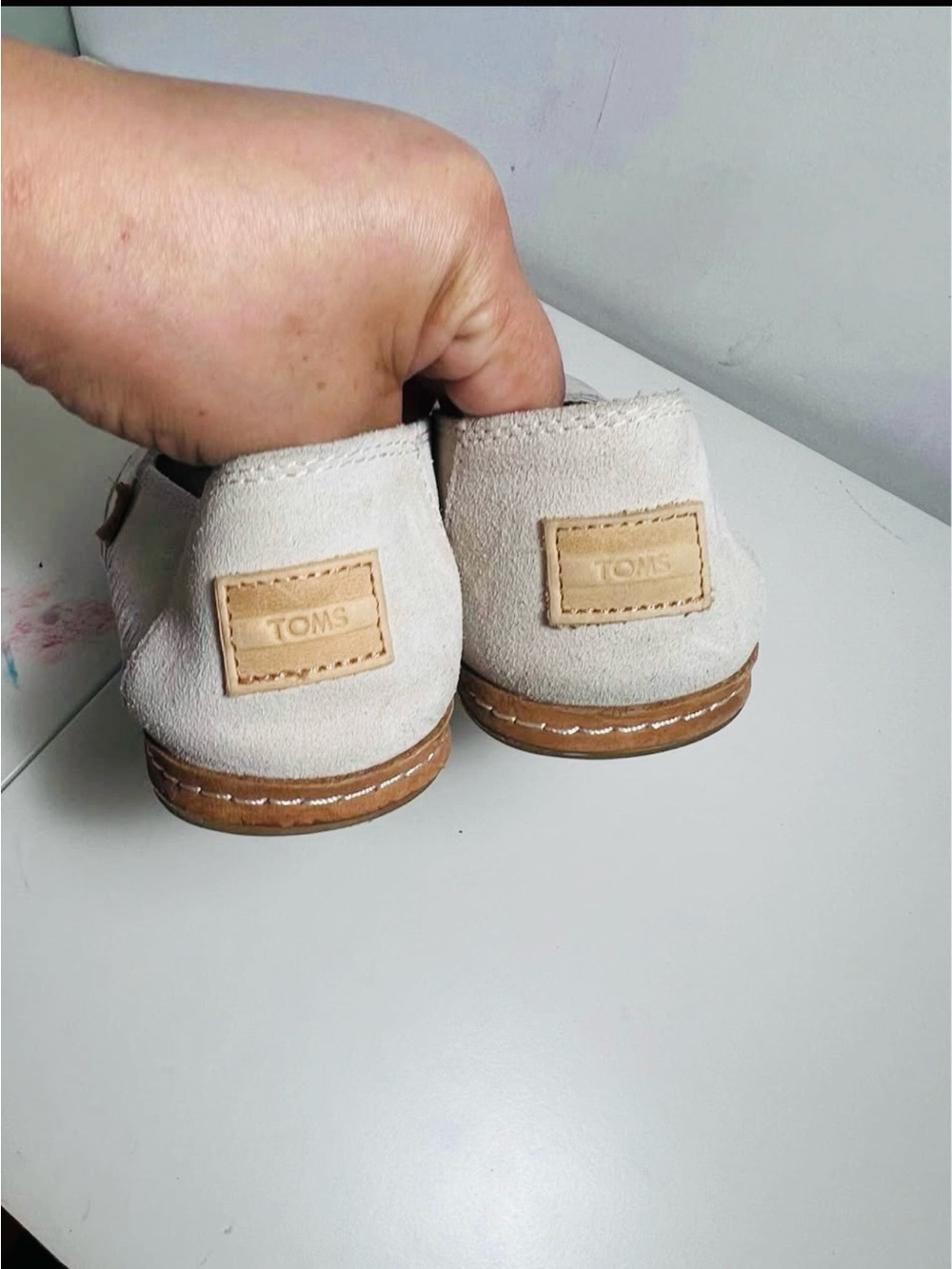 Toms Kids Light Beige Suede Slip-On Moccasins Sz 8